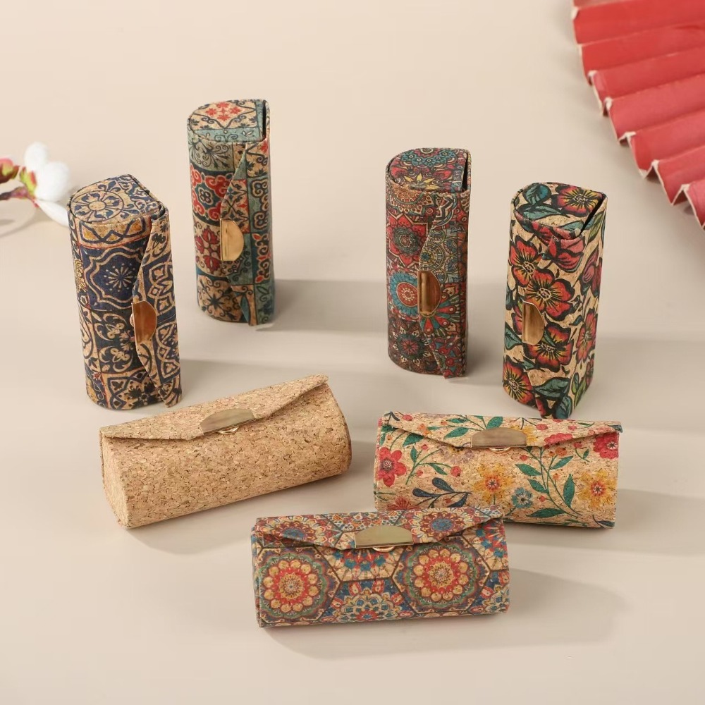 Lipstick Case With Mirror Lips - Body Jewelry Organizer 评论和价格